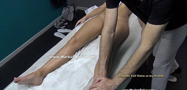  Horny Masseur with Big Dick Fuck Latina Wife Client with the Perfect Body in the Massage Room !